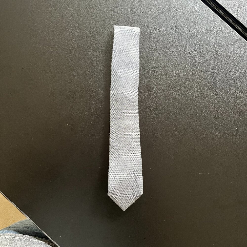 Black Brown 1826 Solid Gray Tie - 80% Silk & 20% Linen, Sleek & Stylish